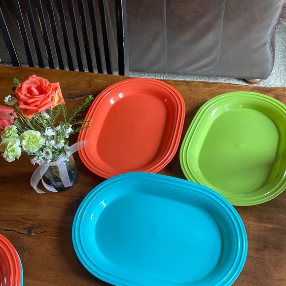 3 pack! Plastic colorful summer trays! - Picture 1 of 4